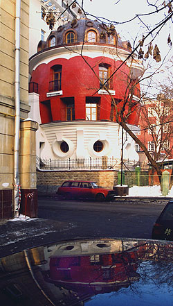 Дом в стиле яйца Фаберже выставлен на продажу на Чистых Прудах в Москве