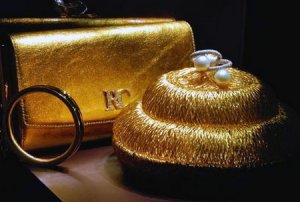 «Ярмарка тщеславия» в Вероне предлагала суперкар, яхту и золотой гроб