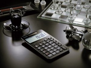 Богачи смогут подсчитывать доходы на роскошном калькуляторе от бренда Casio