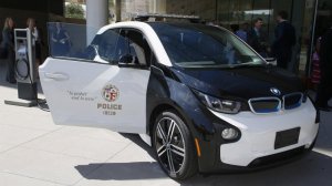 Полиция Лос-Анджелеса может пользоваться электро-транспортом - BMW i3 и Tesla Model S