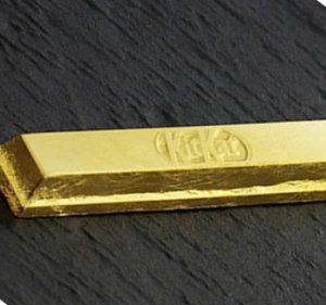 Золотые шоколадные батончики KitKat