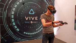 Опережая время: Компания Valve продаёт шлем виртуальной реальности HTC Vive, не имея к нему специальных игр и приложений