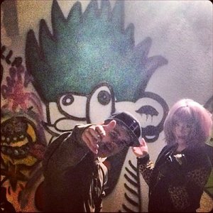 Джастин Бибер и Келли Осборн занимались ночным граффити