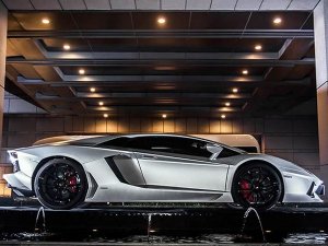 В честь Джеки Чана создали роскошный суперкар Lamborghini Aventador Jackie Chan Edition