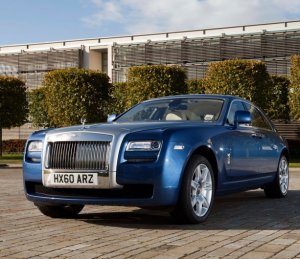 Rolls-Royce Cullinan - роскошный внедорожник для сильных мира сего