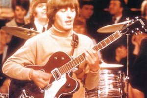 Брат Джона Леннона продает гитару музыканта