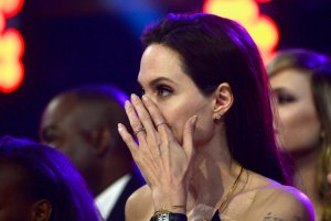 Выход в свет: Анджелина Джоли  чувствует себя хорошо после операции