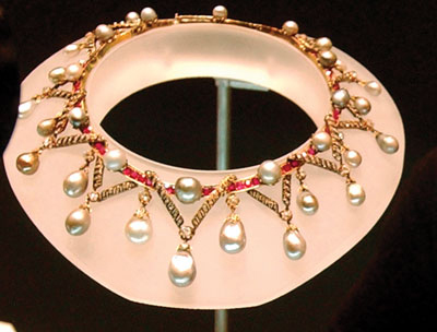 Ожерелье королевы Марии Антуанетты выставлено на аукцион